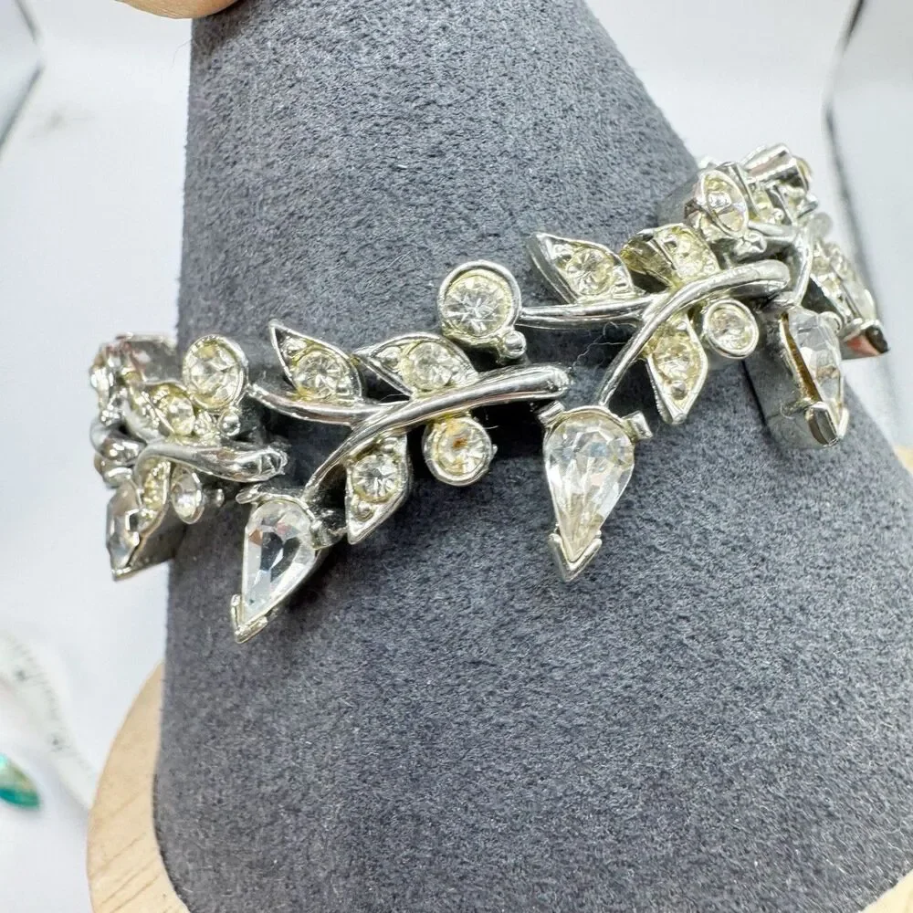 Kramer Vintage Clear  Teardrop Crystal Leaf Link Bracelet Silver Tone MCM 7”